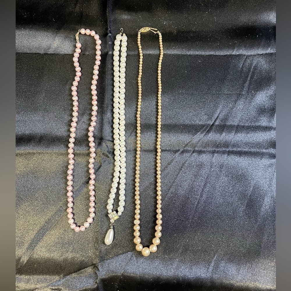 Pearl necklaces. Lot of 3. Vintage, Boho, retro.